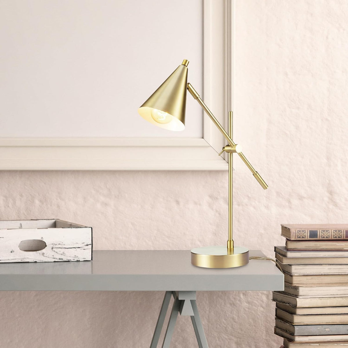 18" Matte Brass Desk Lamp